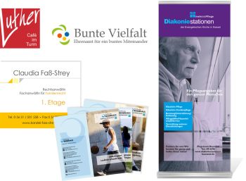 Beispiele für klassische Kommunikation: Flyer, Logo, Visitenkarte, RollUp